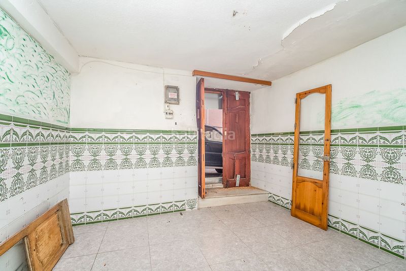 Foto d57abeba-8901-4903-b3d0-c32ee7e23f27. Casa adossada a Mula