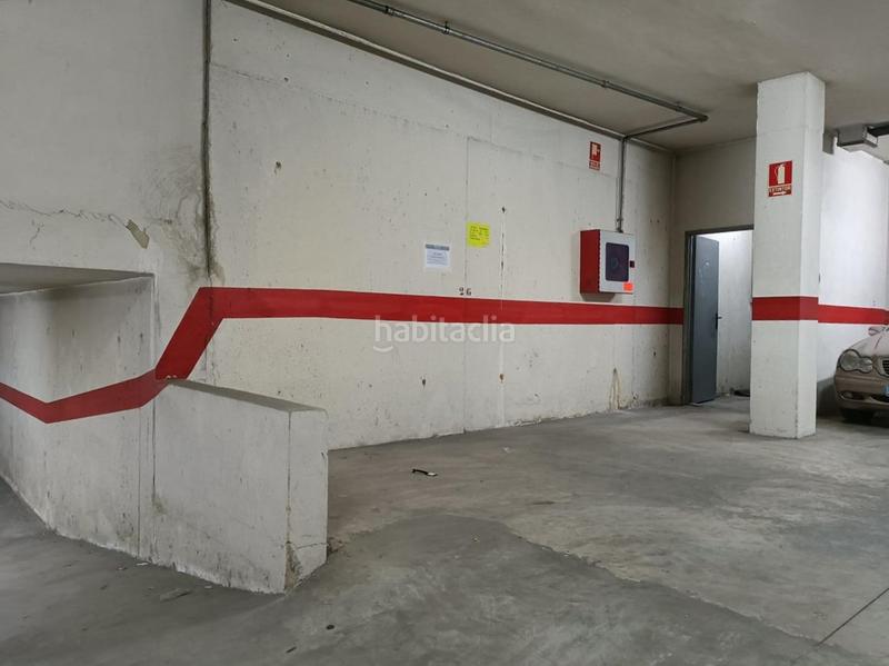 Foto 8f535bc8-1ab8-44fe-90d6-5f57457c98d3. Aparcament cotxe a Cheste