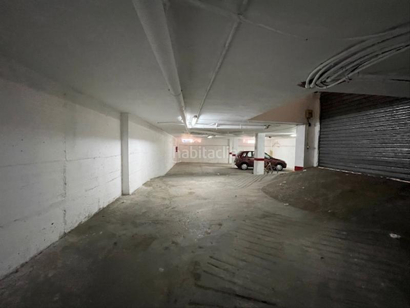 Foto fa92cb7d-3abc-478f-b4c0-859371e047dc. Parking coche en Santomera