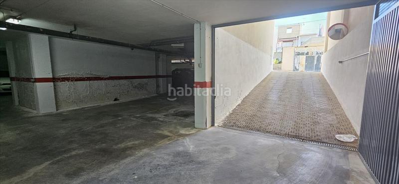 Foto f21b1585-b88d-448e-bc09-e9885787873f. Parking coche en Ceutí