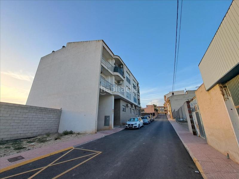 Foto e0d6f9a5-26bb-49b0-993f-bf0350955ea2. Car parking in Ceutí