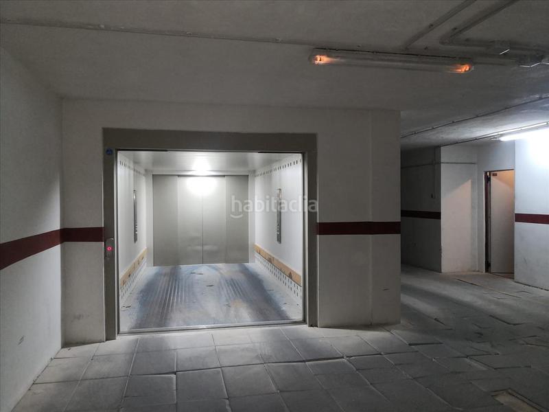 Foto 994e9f9e-808b-463f-b5f1-306a264bcf78. Aparcament cotxe a Petrer