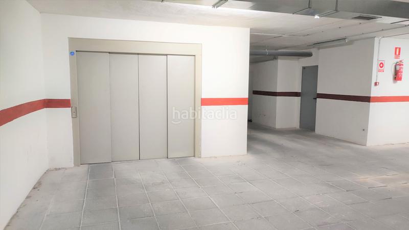 Foto 06a66c4f-3d0b-46b4-9d78-6813f215c66c. Parking coche en Petrer