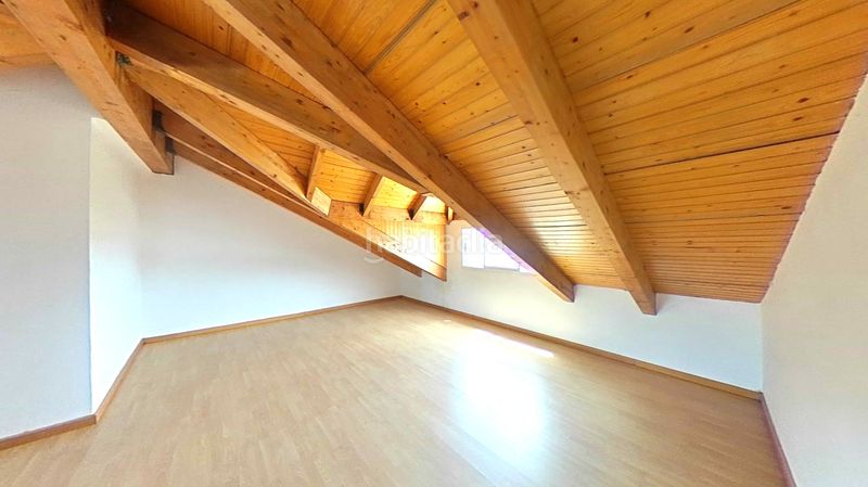 Foto d82dad5f-faf7-4d45-9d65-9fb08741c5e7. Casa amb aparcament a Congosto