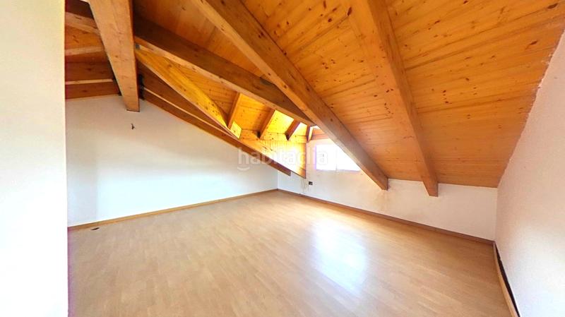 Foto f6395e52-1fc9-436c-a031-9537f34639be. Casa amb aparcament a Congosto