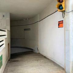 Car parking  Roger de flor
