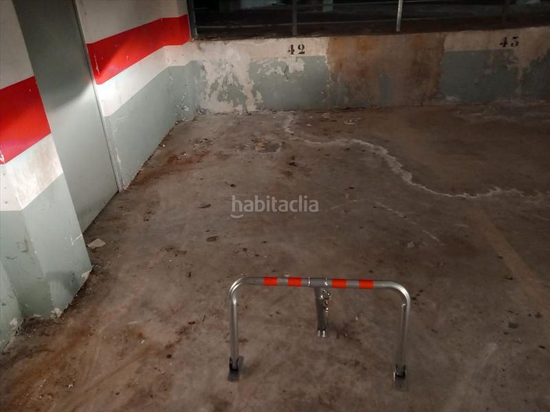 Foto 9720f2c1-60ac-4447-8135-66e37e739f66. Aparcament cotxe a Cadrete