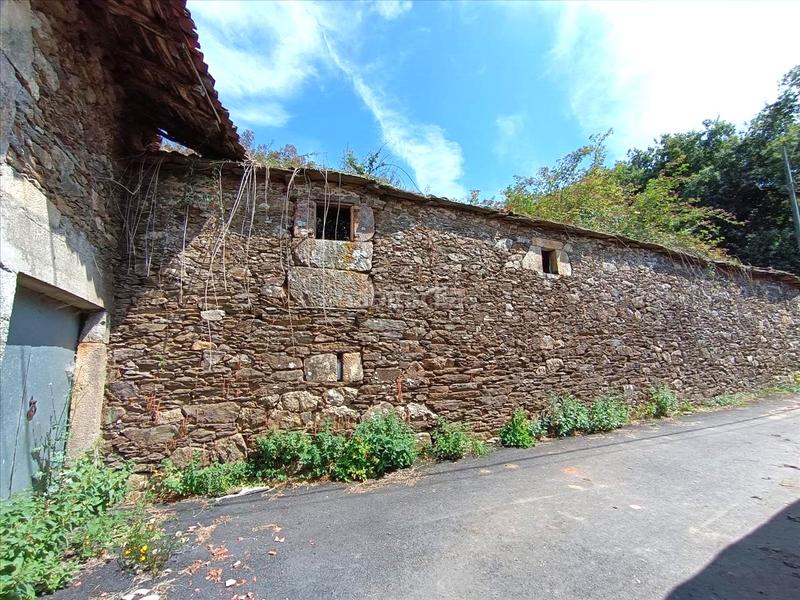 Foto 165a809d-3b42-4c11-9725-8ce0c3a8a3ee. Residential plot in Lalín