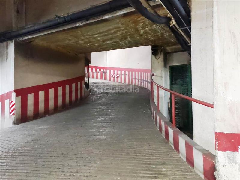 Foto e06f67fb-78f5-4bb6-8784-445c15770a16. Aparcament cotxe a Centro Ferrol