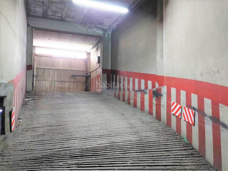 Foto 96986d8c-c60a-4a3f-baca-201ab1ce0dd1. Parking voiture dans Centro Ferrol