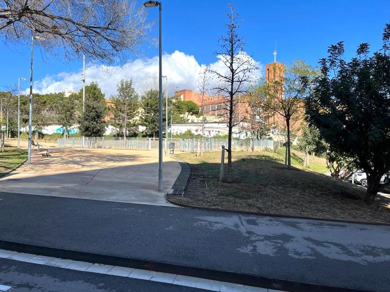 Foto 65f5b733-1ba6-4fb5-84aa-58ba848f36ea. Aparcament cotxe a Vall d´Hebron Barcelona