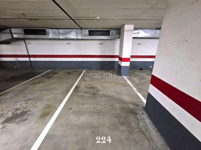 Foto b006ec17-7bb5-4059-b027-b5b043dd1abf. Parking coche en Vall d´Hebron Barcelona