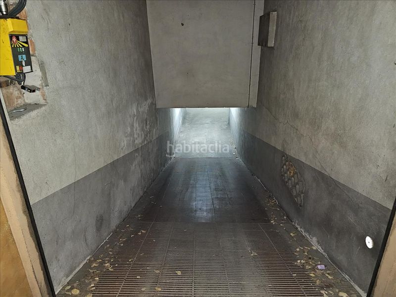 Foto d49c1460-e536-49b7-8615-951556d936e4. Aparcament cotxe a La Devesa Girona