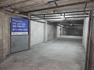 Parking voiture  D'en ferran puig