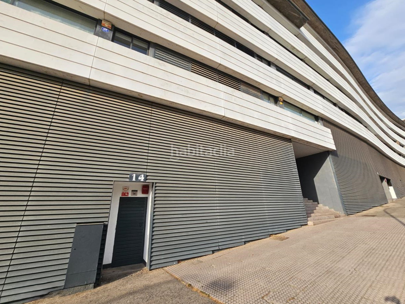 Foto b29ba65f-278e-453f-963c-fa6a56539e13. Aparcament cotxe a Vall d´Hebron Barcelona