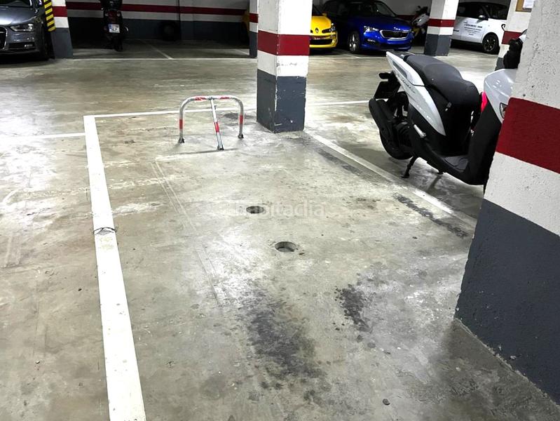 Foto d4316457-4533-48b9-9bc0-8b1c4388c2e9. Parking voiture dans Vall d´Hebron Barcelona