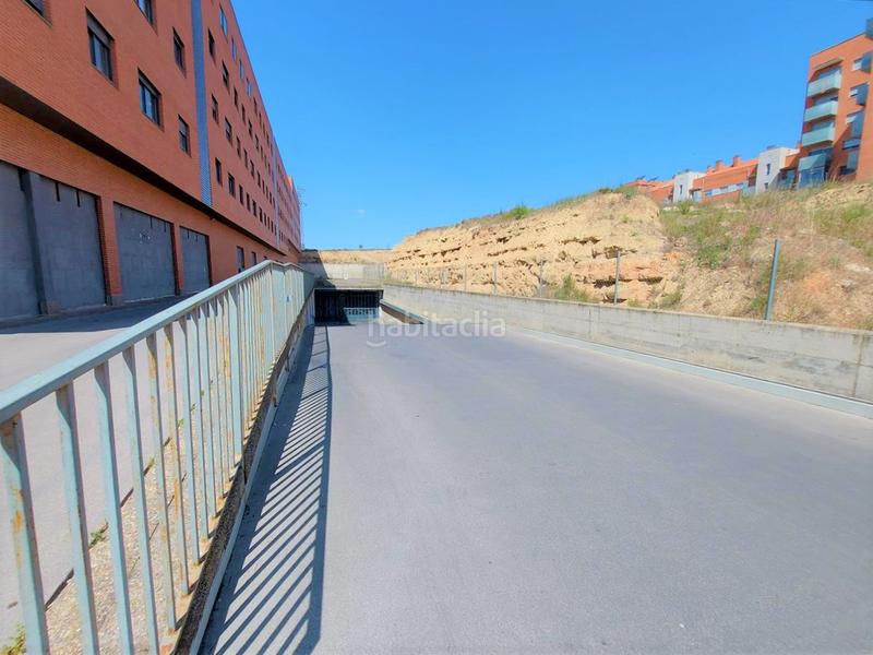 Foto d1f5dafd-4fc3-4624-9eec-92f4acd56241. Parking voiture dans Portillejo - Valdegastea Logroño