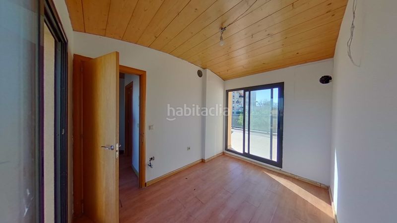 Foto a36d2642-e67a-4581-b9e0-1b3d4c90e048. Casa adossada amb aparcament a Migjorn Reus