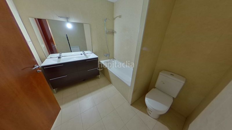 Foto c4100e20-933c-405c-9e25-42e5cdf3d33c. Casa adossada amb aparcament a Migjorn Reus