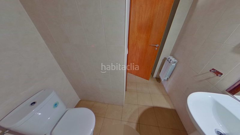 Foto f88984c6-022d-4803-bf1b-432a26bb41bc. Casa adossada amb aparcament a Migjorn Reus