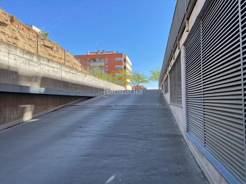 Foto 3964e83b-b87f-4479-9d29-965637c07b3a. Parking voiture dans Portillejo - Valdegastea Logroño