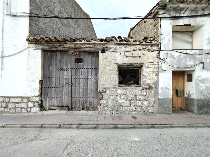 Foto 0b1f3364-2141-438b-a7c2-5ae9117f56f5. Maison jumelée avec parking dans Valfarta