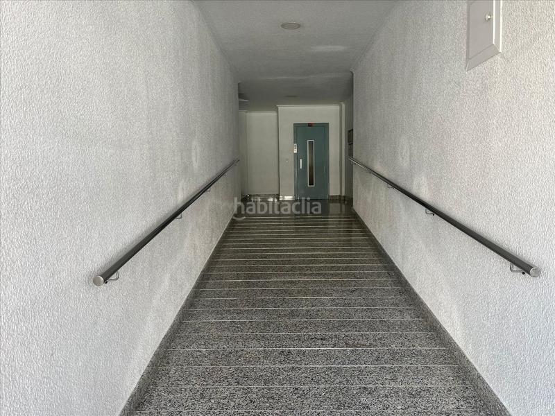 Foto 2ce713ea-a9c1-4fd0-8dd9-53d09c5d1224. Parking coche en Mazarrón casco urbano Mazarrón