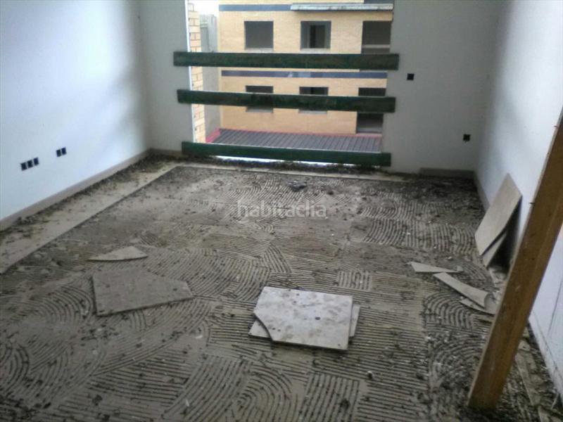 Foto f49f2b7f-58cd-4a28-b15f-d98c916327c8. Aparcament cotxe a Fuliola (La)