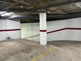 Car parking  Comerc
