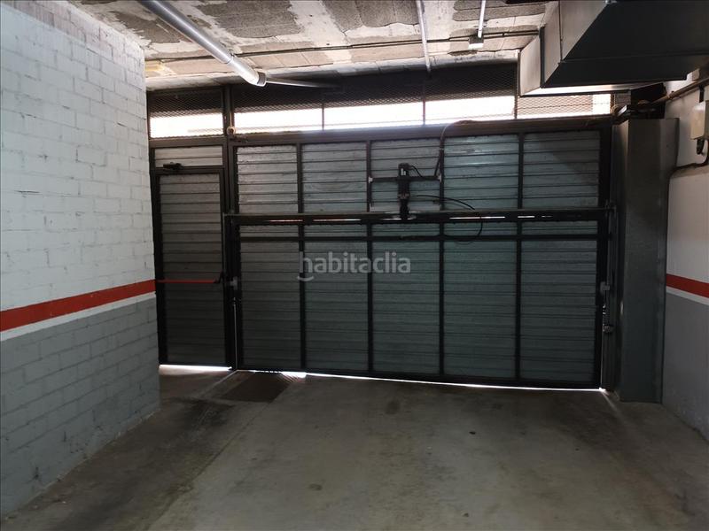 Foto 0705617e-8f43-41b6-bf78-7b6c64b5d06f. Parking voiture dans Sant Sadurní d´Anoia