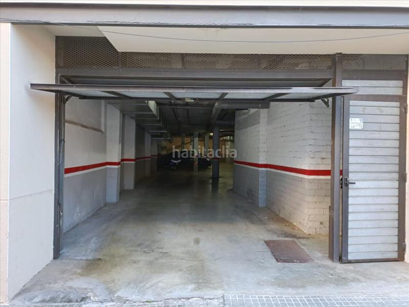Foto 0ef0c997-9e8e-426d-8d65-bd71bf0052a9. Parking voiture dans Sant Sadurní d´Anoia