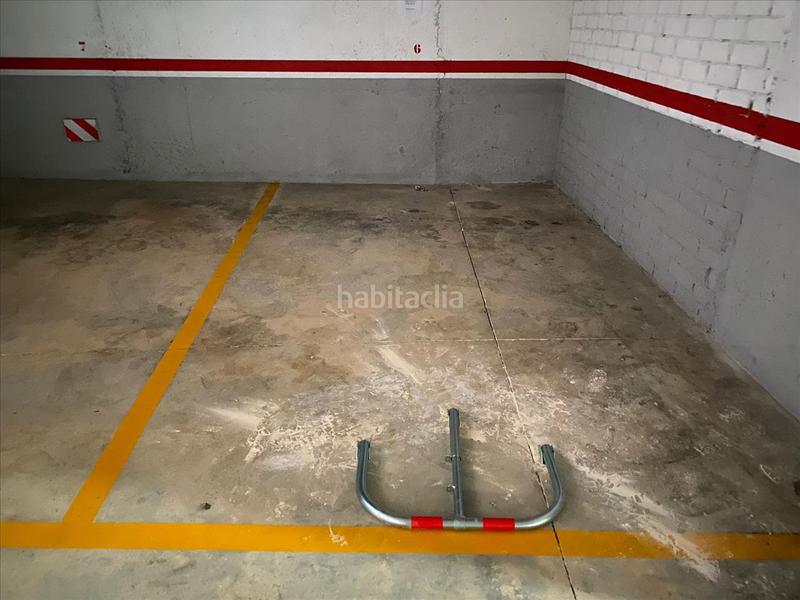 Foto 212dd255-3087-41ea-b66f-a0a0c543f998. Parking voiture dans Sant Sadurní d´Anoia