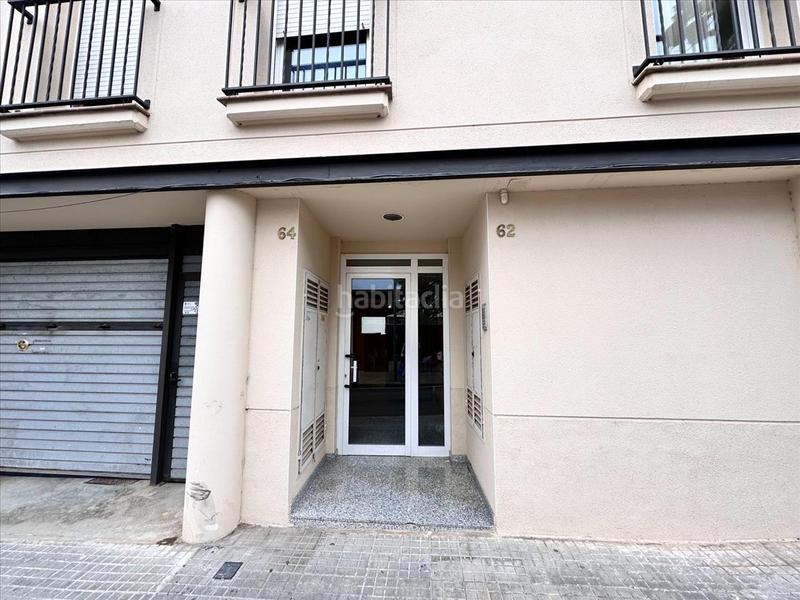 Foto bbd7d52a-0ccd-44d1-9e8f-89283e260b81. Parking voiture dans Sant Sadurní d´Anoia