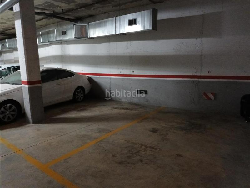 Foto fe2c0dc1-780a-4233-82cc-3afb76d276d5. Parking voiture dans Sant Sadurní d´Anoia