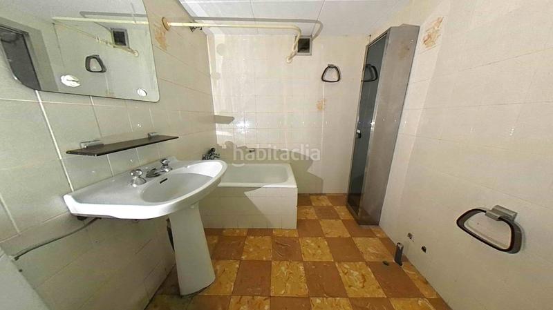 Foto 20eb8639-c793-4b12-9a2d-f175f3298cf9. Casa amb aparcament a Almatret