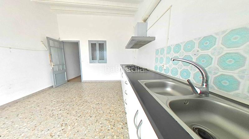 Foto 3da01317-cca8-421d-9e90-86ef6be5f82b. Casa amb aparcament a Almatret