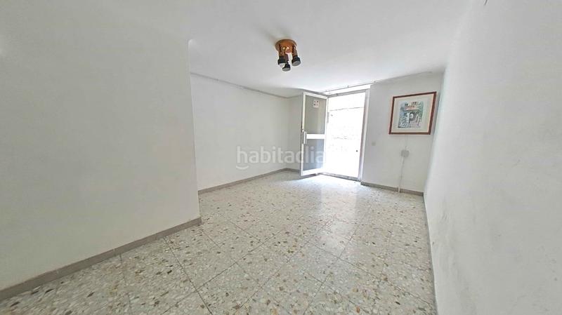 Foto cbf5cd30-171b-47f6-8356-e7bde1fcce7a. Casa amb aparcament a Almatret