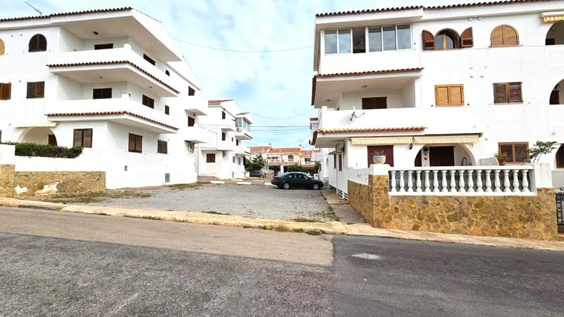 Foto ca434fb7-4106-48c1-8f57-547c0324623d. Aparcament cotxe a Alcossebre