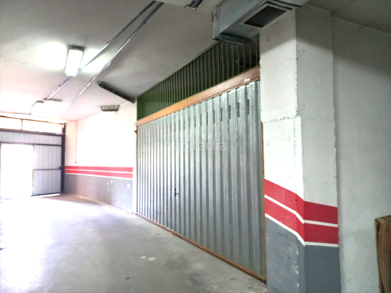 Foto cd12adca-4ef6-4554-84a0-e7f07983c496. Parking coche en Centro Ponferrada