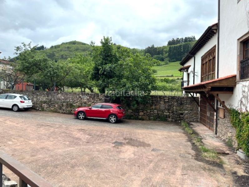 Foto f7062713-abfc-4e04-881a-6aa341f6a4e2. Edificio en Tineo