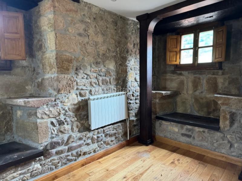 Foto 01d29e17-61bd-424a-8894-f073ed51a5b4. Edifici a Tineo