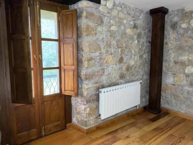 Foto 05e1f7fc-dda5-4138-9a0d-fe802da73c5b. Edifici a Tineo