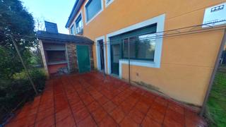 Casa adossada a Carracedelo