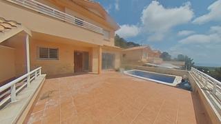 Casa adossada a Roda de Barà