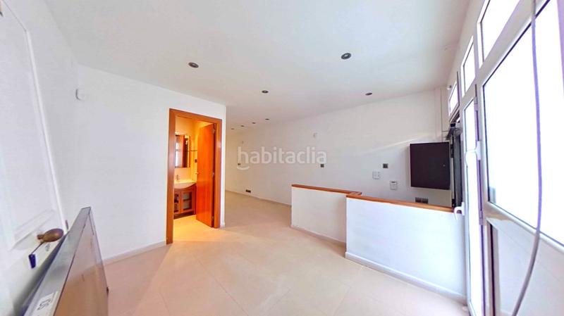 Foto 158d0d1d-4a85-4aba-80b9-378d6d0e360a. Zweistöckige wohnung in Corbera de Llobregat