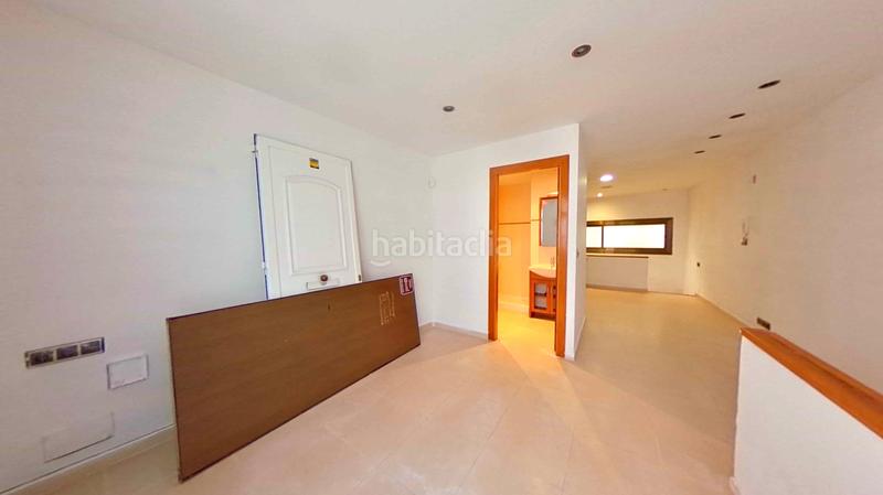 Foto 6c45d638-8b28-43c6-8831-b9bea28e06f4. Zweistöckige wohnung in Corbera de Llobregat