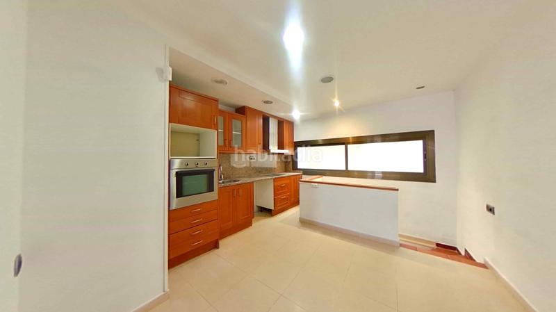 Foto b0a57b6d-9a9c-47b4-a79c-8ff78867be1e. Zweistöckige wohnung in Corbera de Llobregat