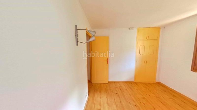 Foto e8bef2fc-512c-4c05-a523-baef51e805bb. Pis a Molina (La)