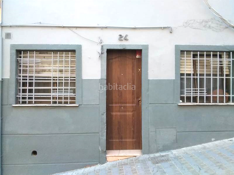 Foto cf6aea03-91ef-40b1-931a-91fad623bca6. Casa a Llefià Badalona