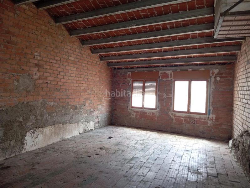 Foto 7d8fc322-8a95-4a17-8fcd-3d3d149023e8. Casa adossada a Miralcamp